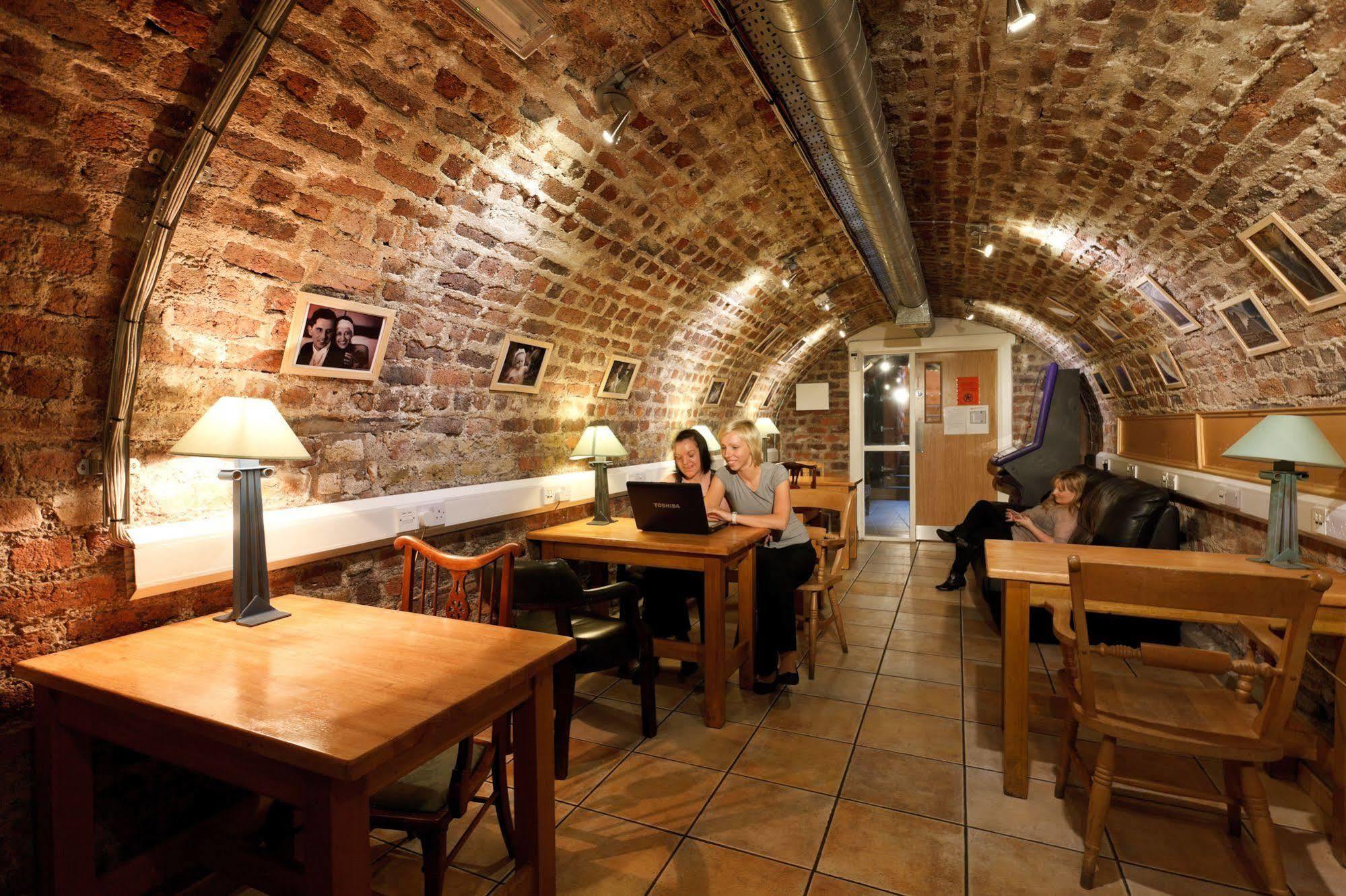 Isaacs Hostel Dublin Eksteriør bilde
